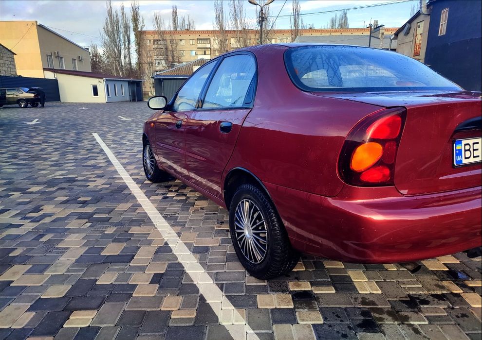 Продам Ланос SE комплектации.