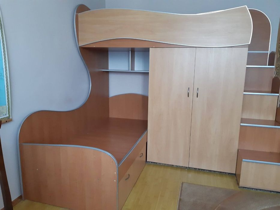 Продам дитяче двоповерхове ліжко