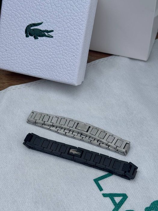 Браслет від бренду Lacoste