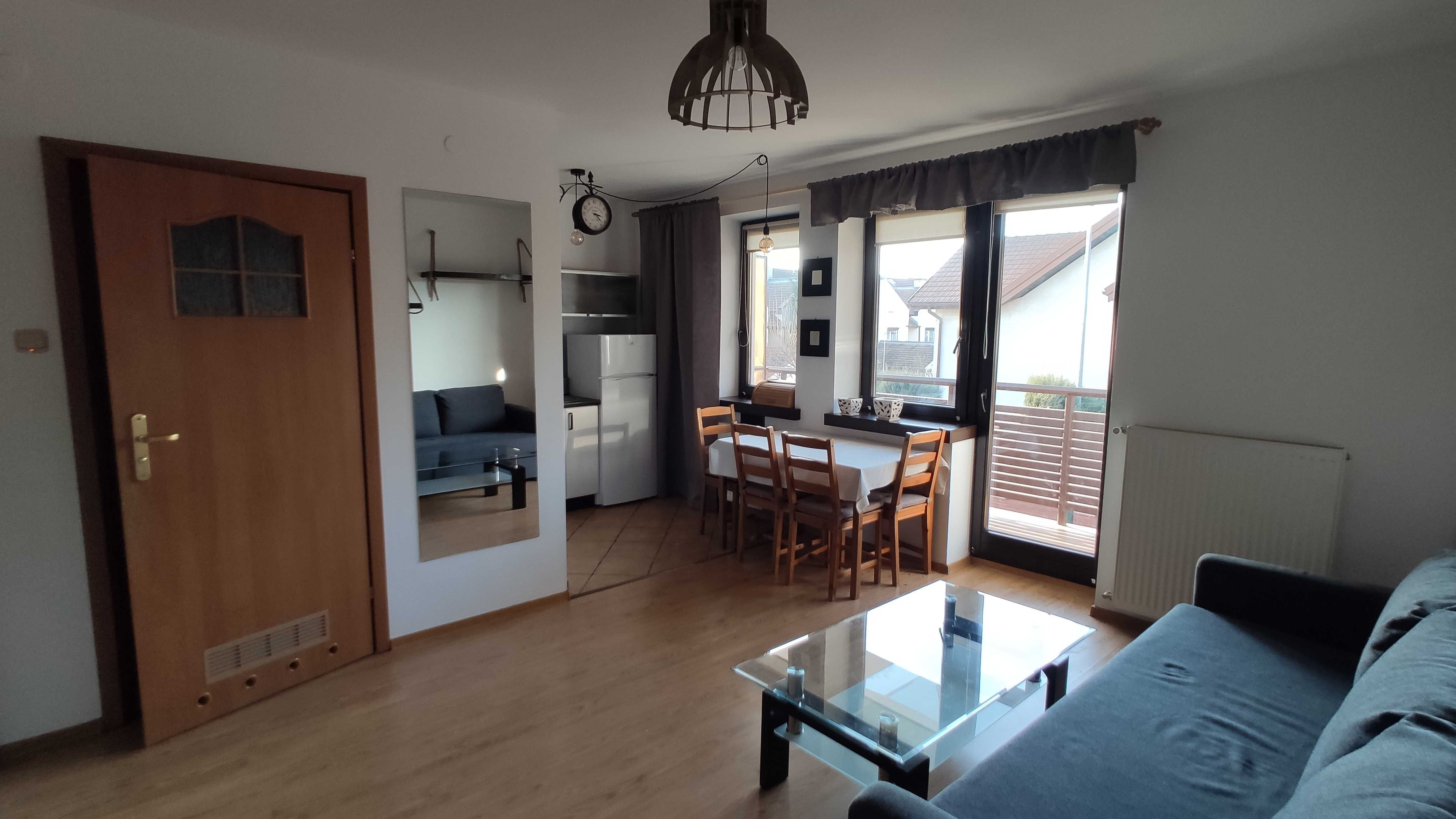 Kraków Kliny | kawalerka na wynajem | balkon z widokiem na park
