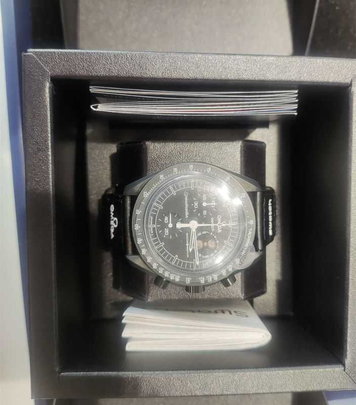 Swatch Snoopy Czarny zegarek bioceramiczny