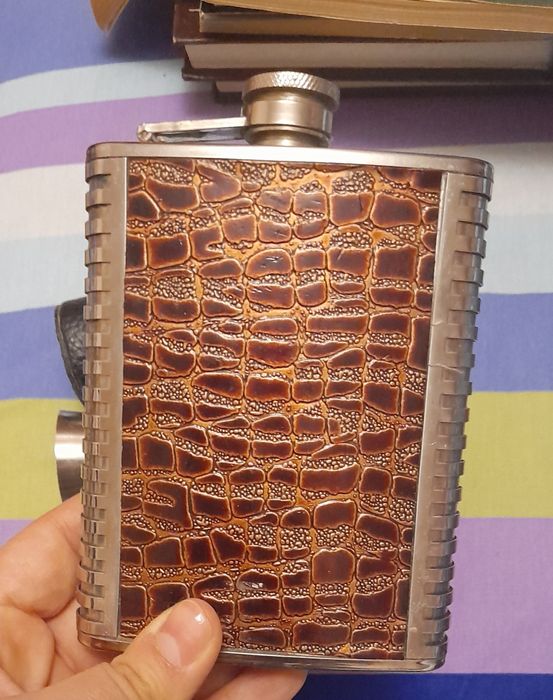 Фляга с рюмками в чехле