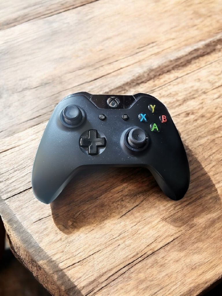 Xbox One 100% Sprawny + 1 Pad, HDMI, Zasilacz i 4 Gry (FIFA, Battlefie