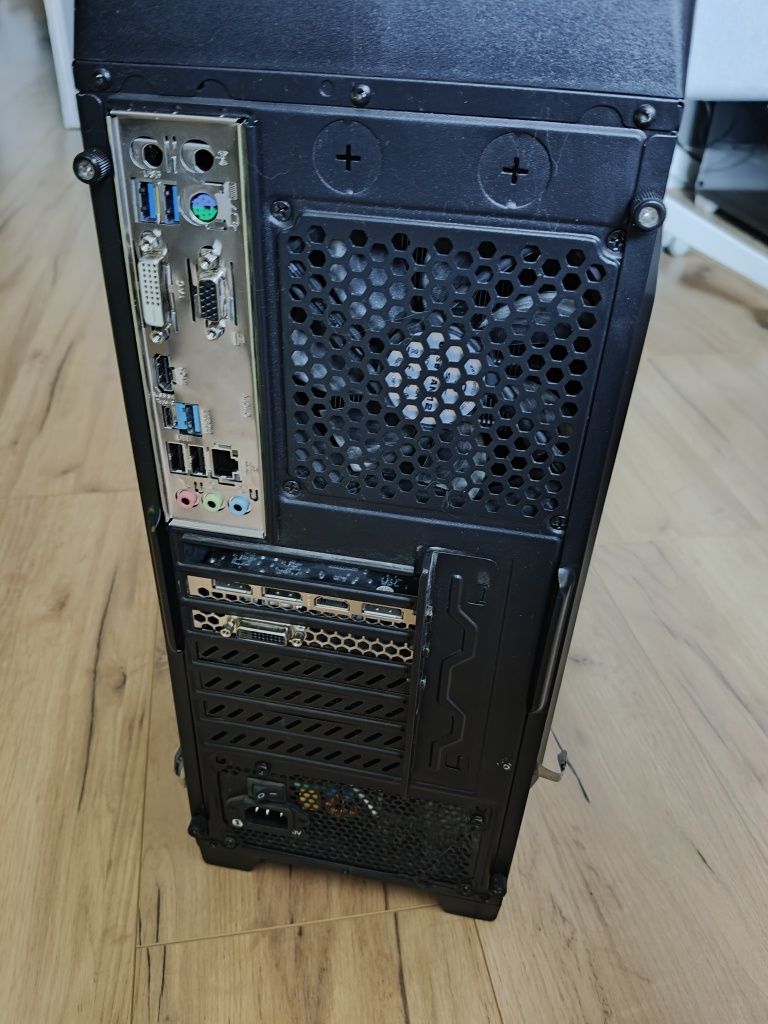 Komputer intel i5-8400 2.8Ghz / gtx 1060 6 gb / 16GB ram / SSD 1TB