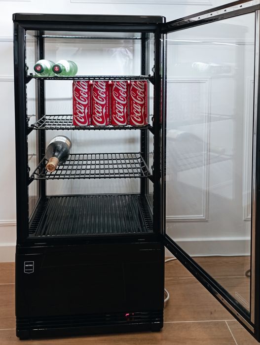 Vitrine refrigerada 78L – pouco uso, quase nova
