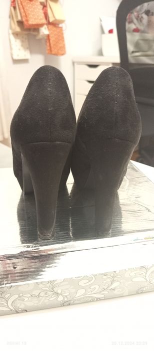 Buty na obcasie z platformą