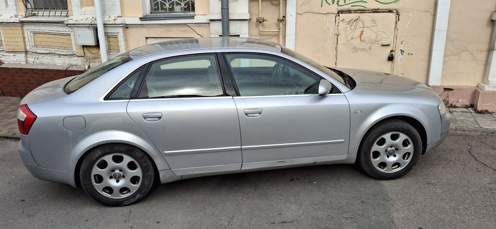 Авто Ауді а4 б6 2001 року
