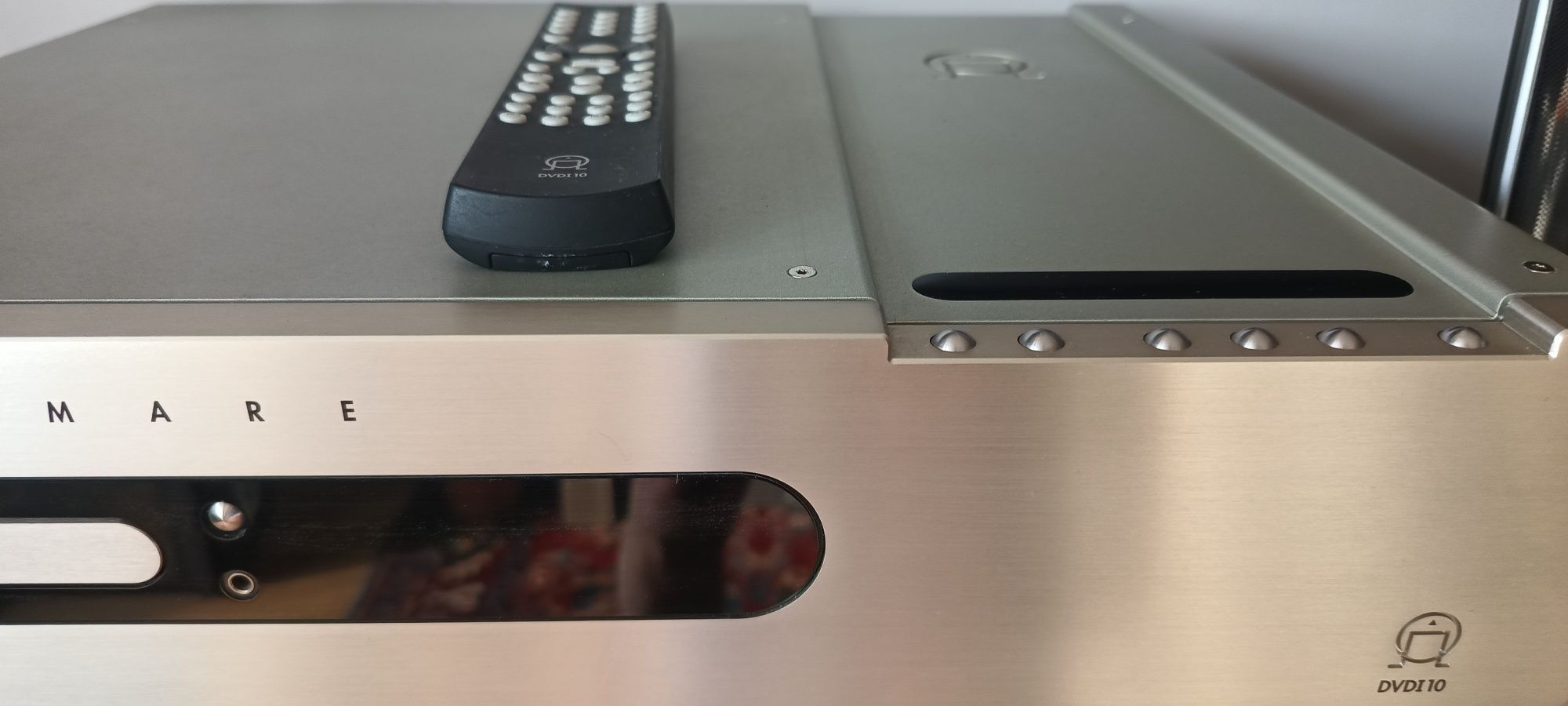 AMPLITUNER PRIMARE  DVD i 10,CD,Tuner,I-pod etc.