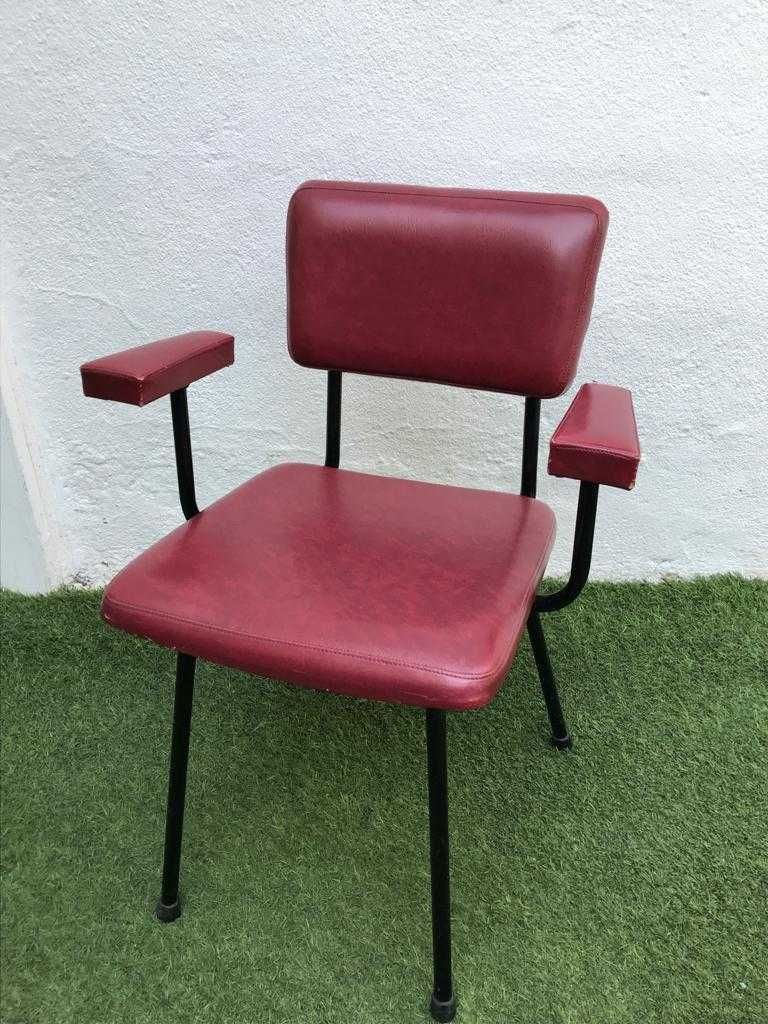 Cadeira Lava-Cabeças / Sala espera Barbearia Vintage de pele vermelha