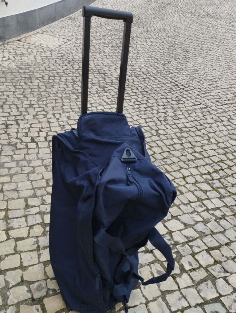 Três sacos de viagem