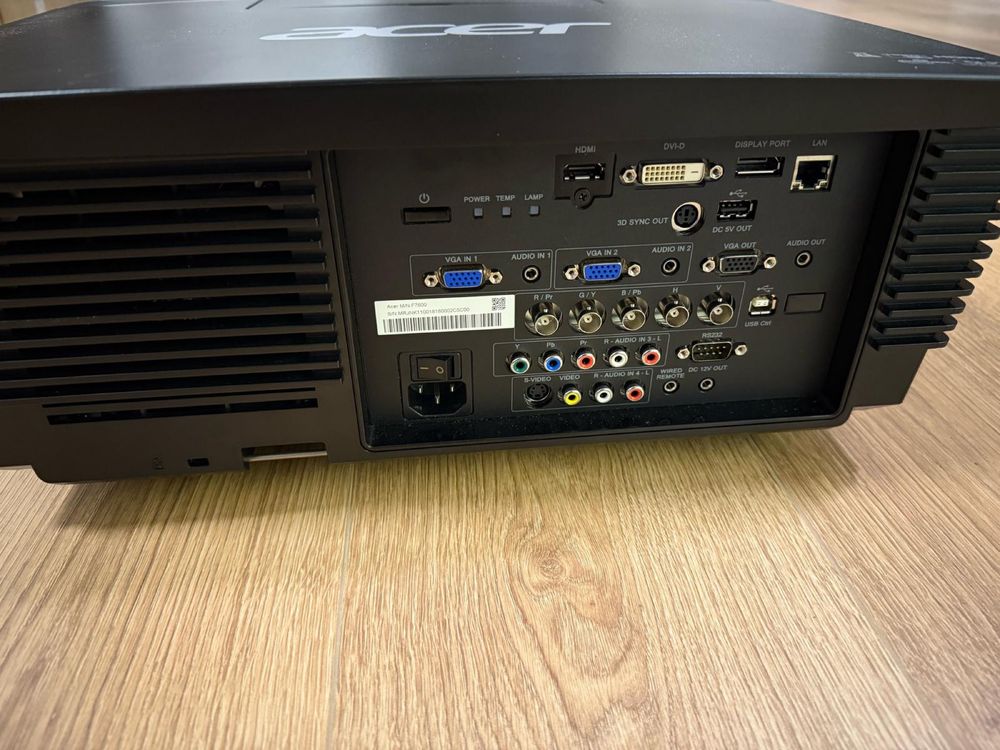 Projektor Acer F7600