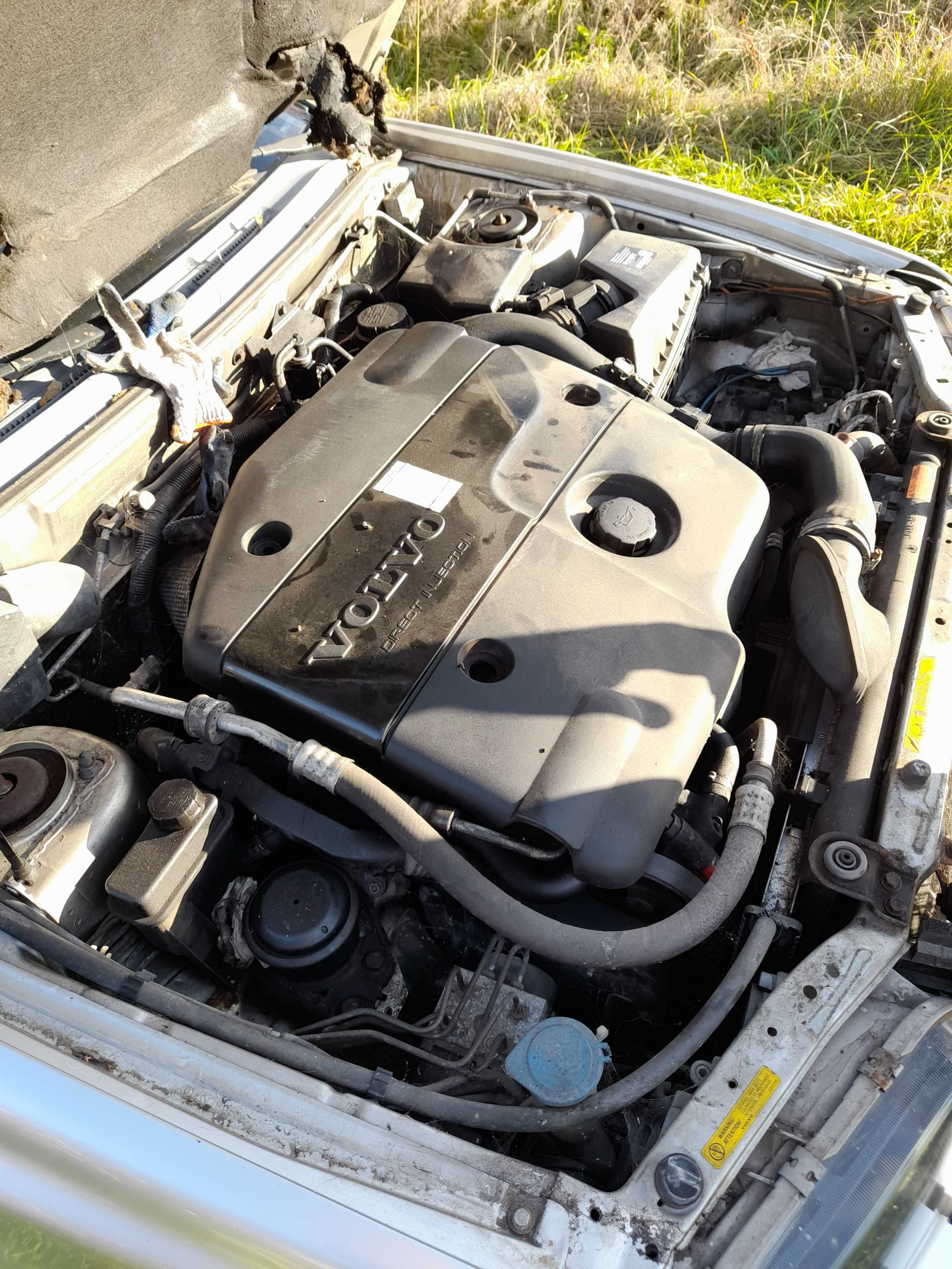 Sprzedam części do Volvo V40