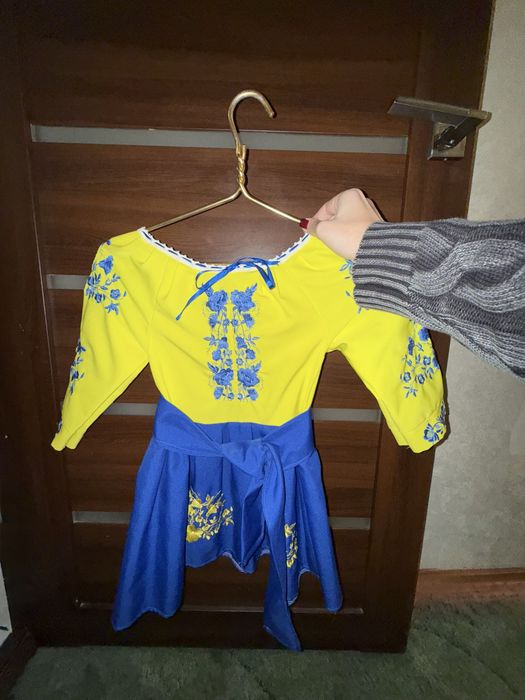 Дитяча сукня-вишиванка в українському стилі