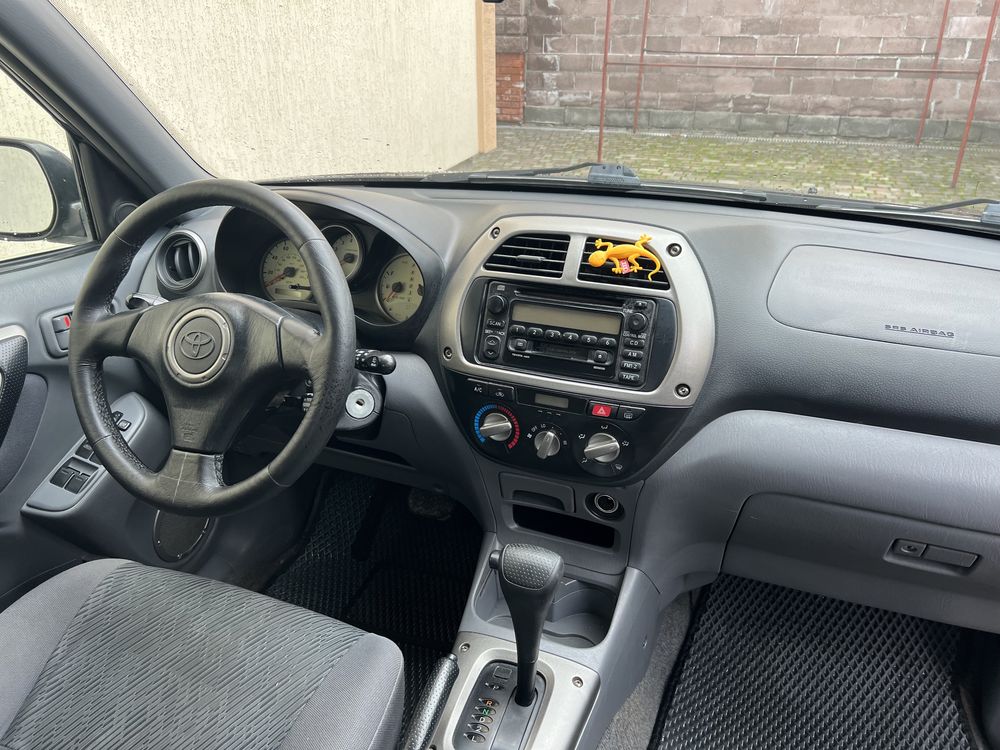 Toyota rav4 2002 2.0 бензин