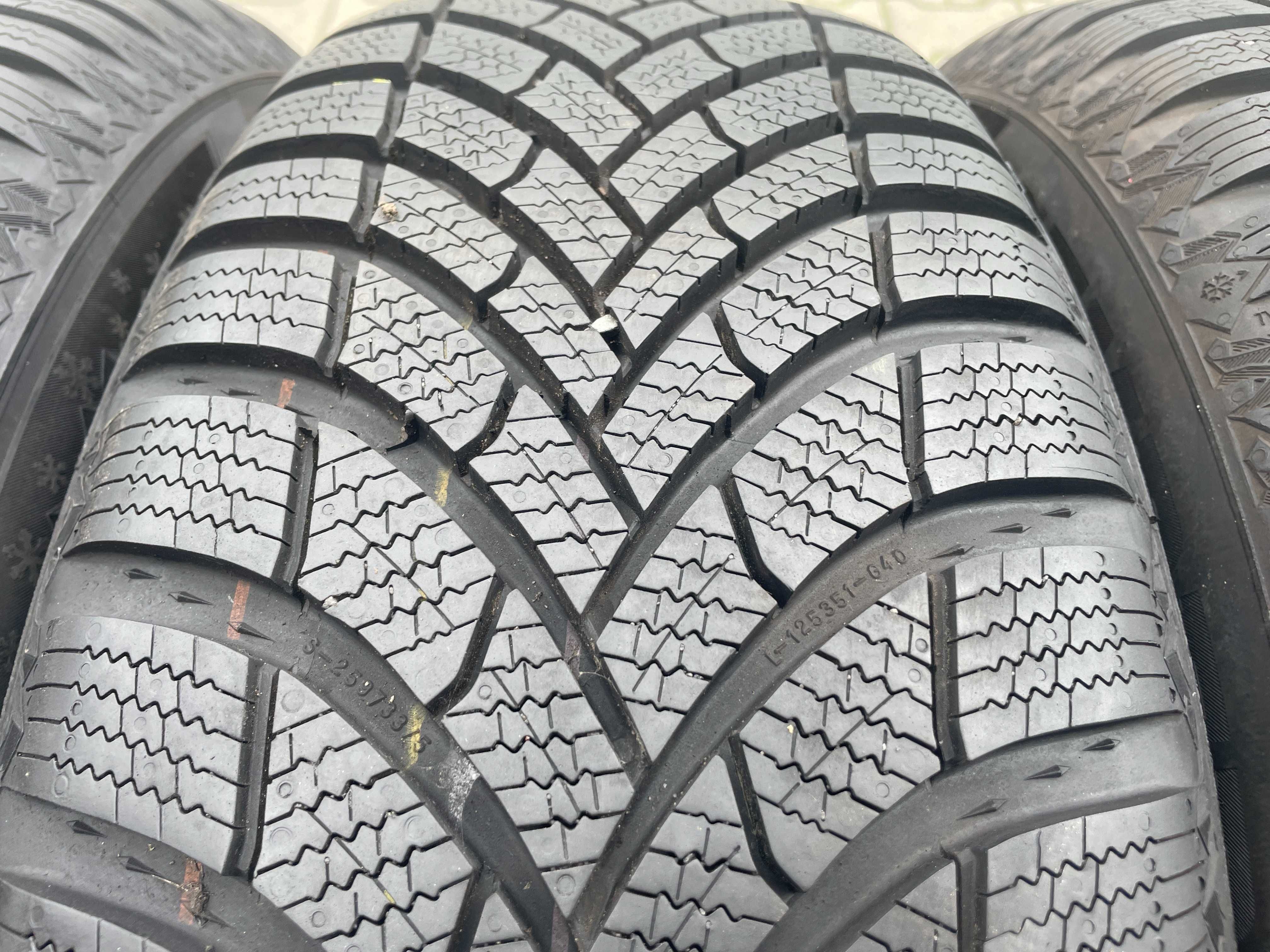 215/65/17 Opony zimowe Semperit Speed-Grip 5 Jak Nowe
