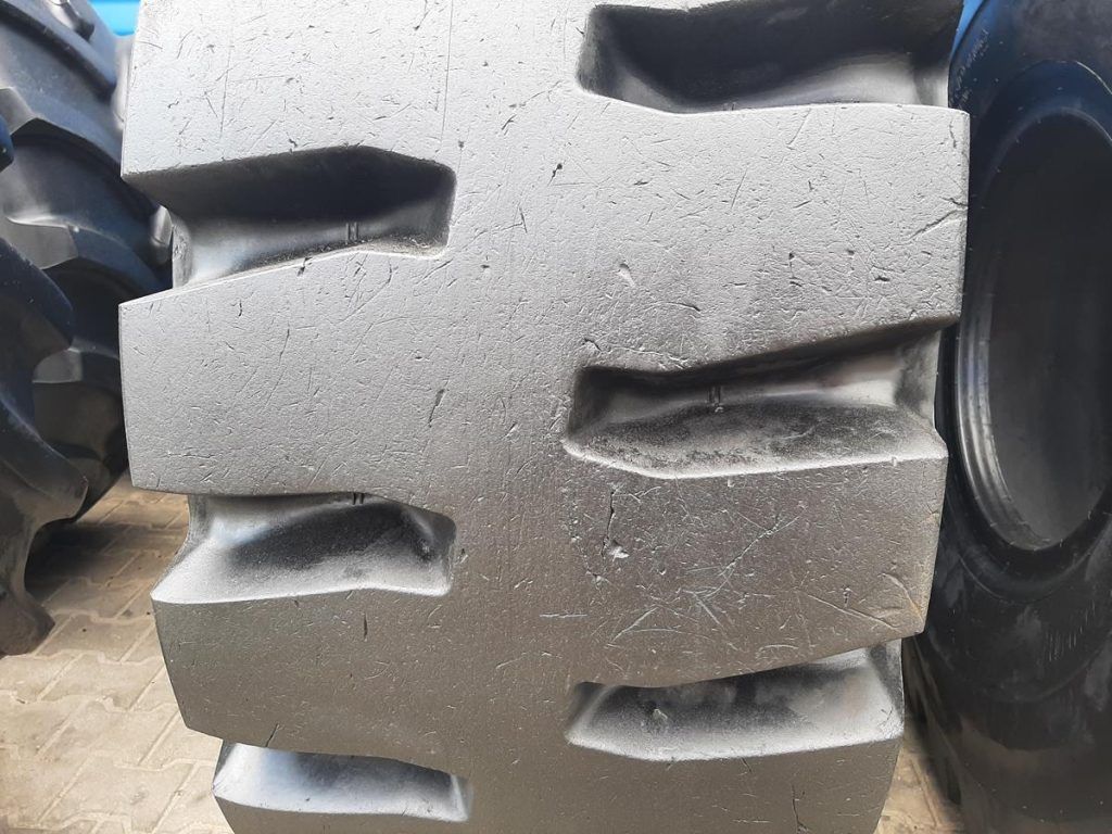 2x Opona używana przemysłowa 23.5R25 BRIDGESTONE 4400zł(szt.) W4509
