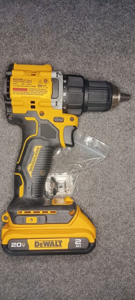 ‼️НОВИЙ DeWalt шуруповерт DCD794D1 батарея 2 аН зарядне DCB107