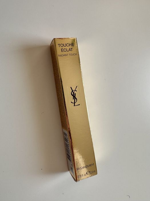 Yves Saint Laurent Touche Eclat Radiant Touch korektor odcień 4.5