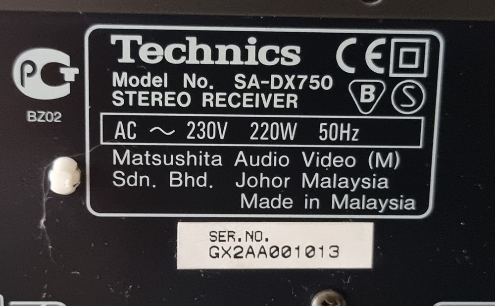 Amplituner Technics Model No. SA-DX750

S

BZ02

~

230V

220W

Techni