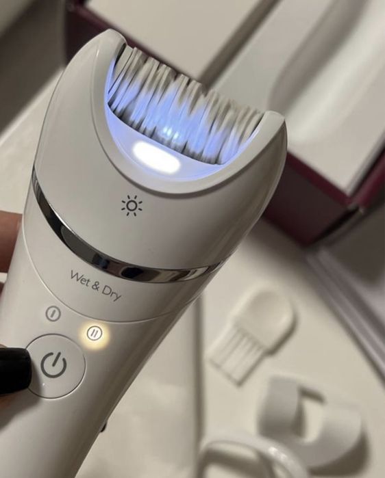 Епілятор PHILIPS BRE710/00 серії 8000
