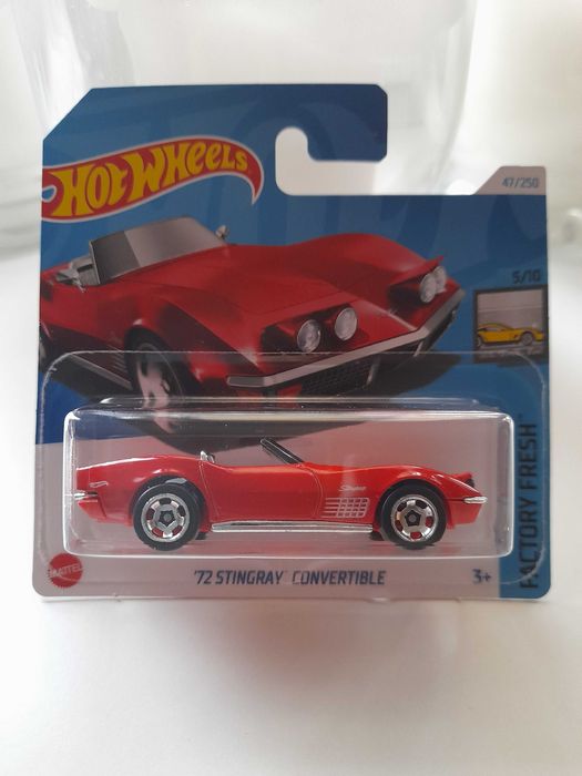 Hot Wheels '72 Stingray Convertible Red