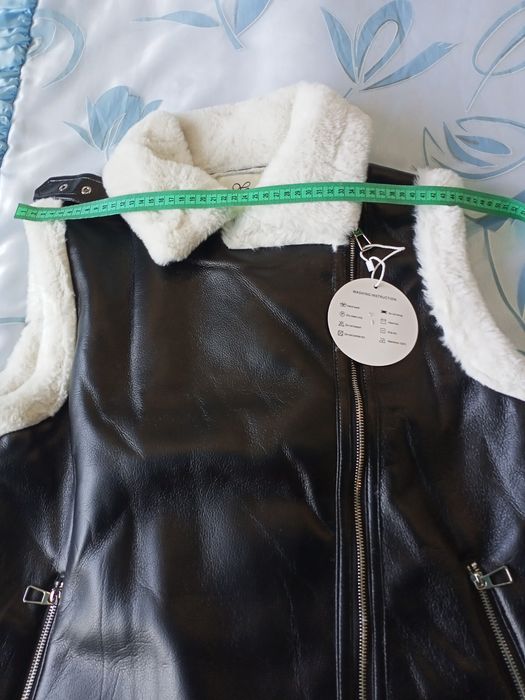 Жилет-дублянка чорна еко-шкіра з білим хутром 2 розміри