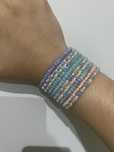 Pulseiras de missangas novas feitas à mão