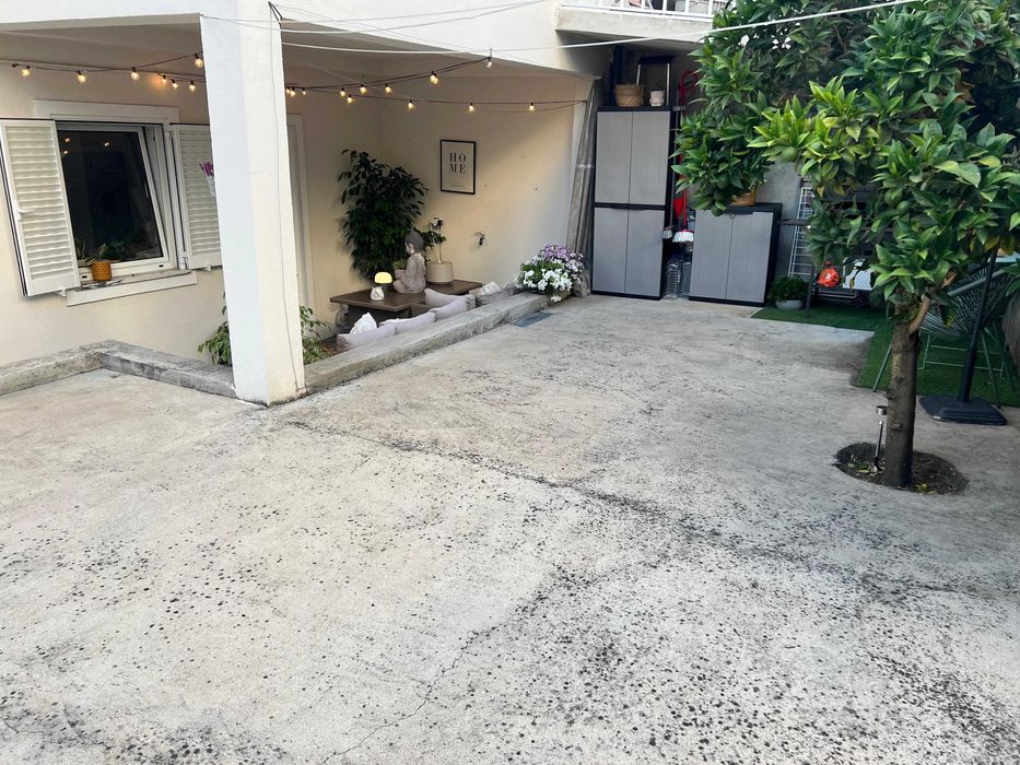 Apartamento T2 em moradia com terraço