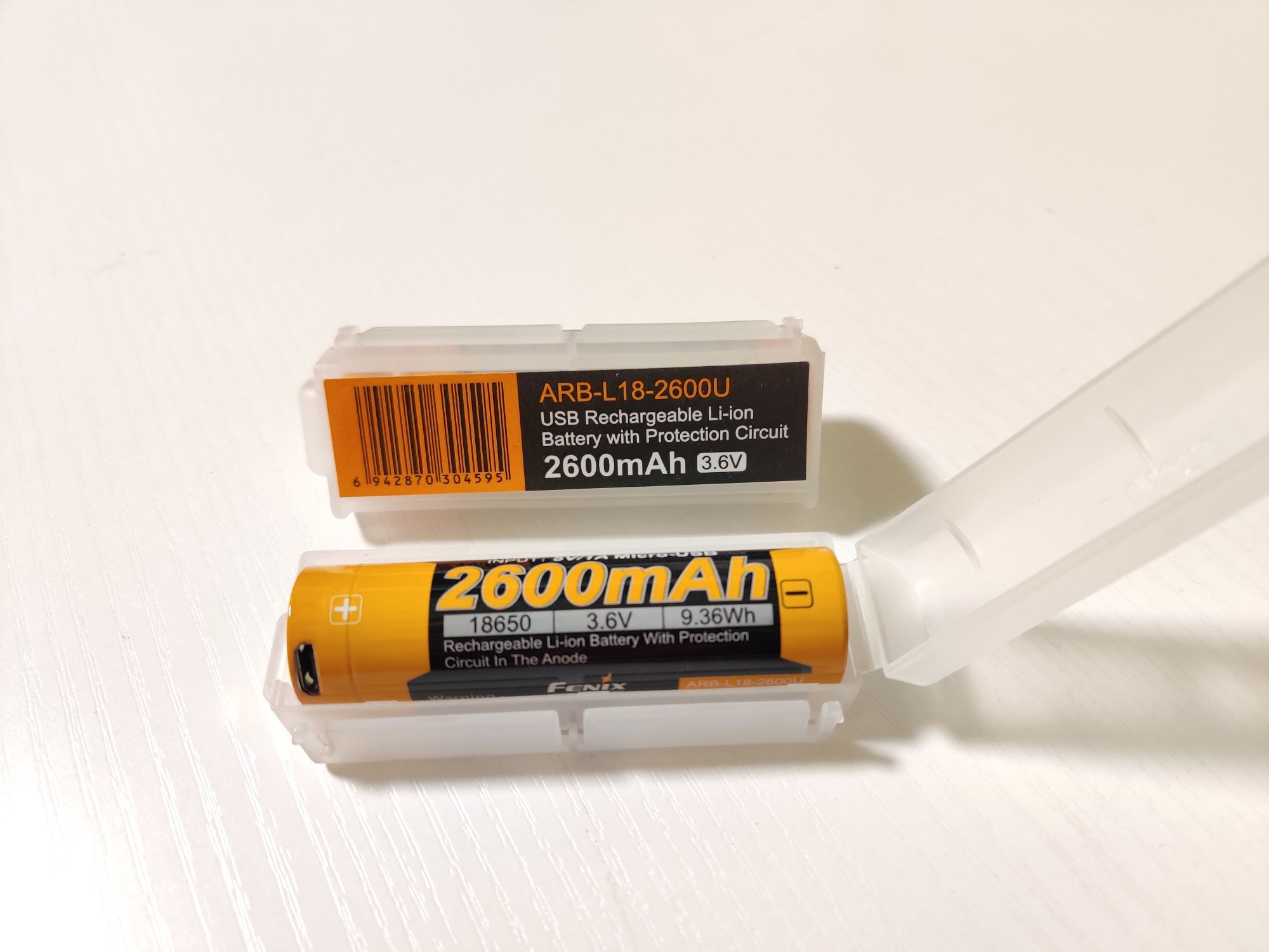 Акумулятор Fenix 18650 (2600 mAh) micro usb зарядка ARB-L18-2600U