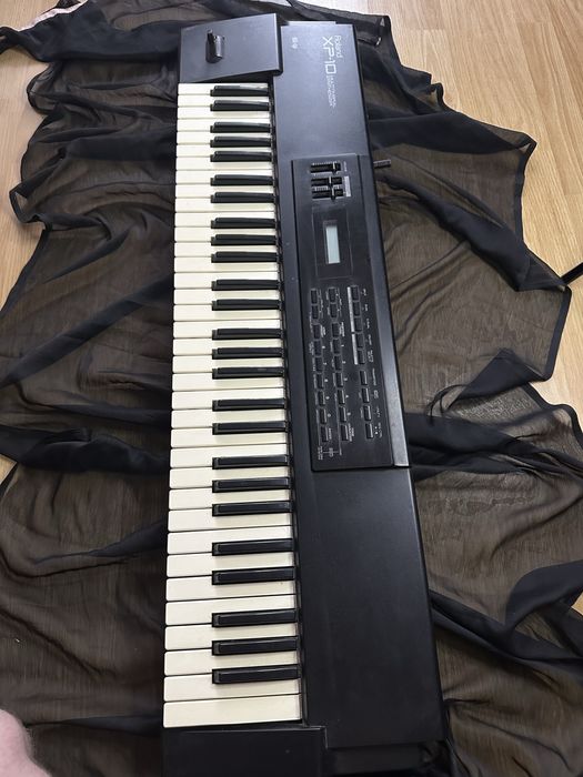 синтезатор Roland XP-10