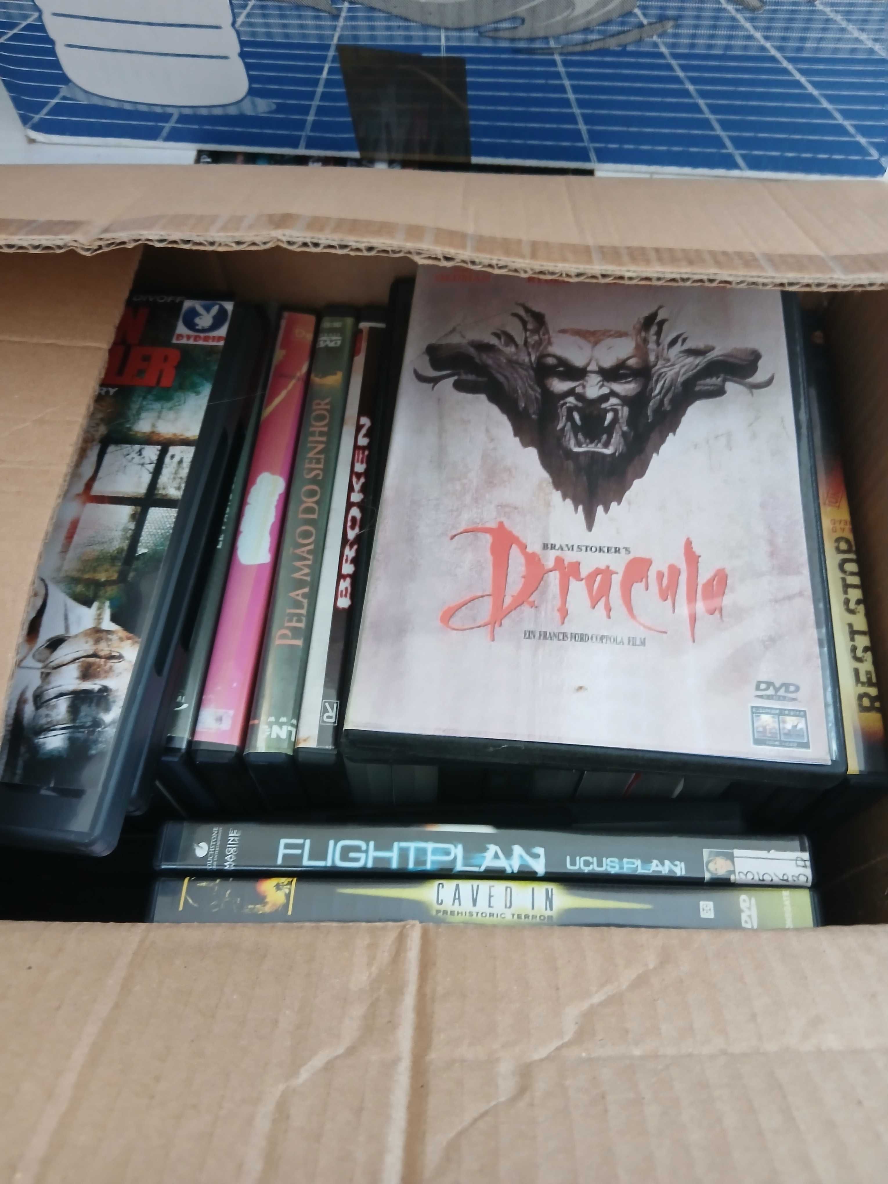 Caixas de dvd slim e normais