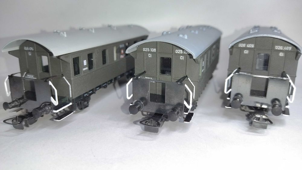 Modele 3 wagonów osobowych Ci, PKP, skala H0 (1:87)