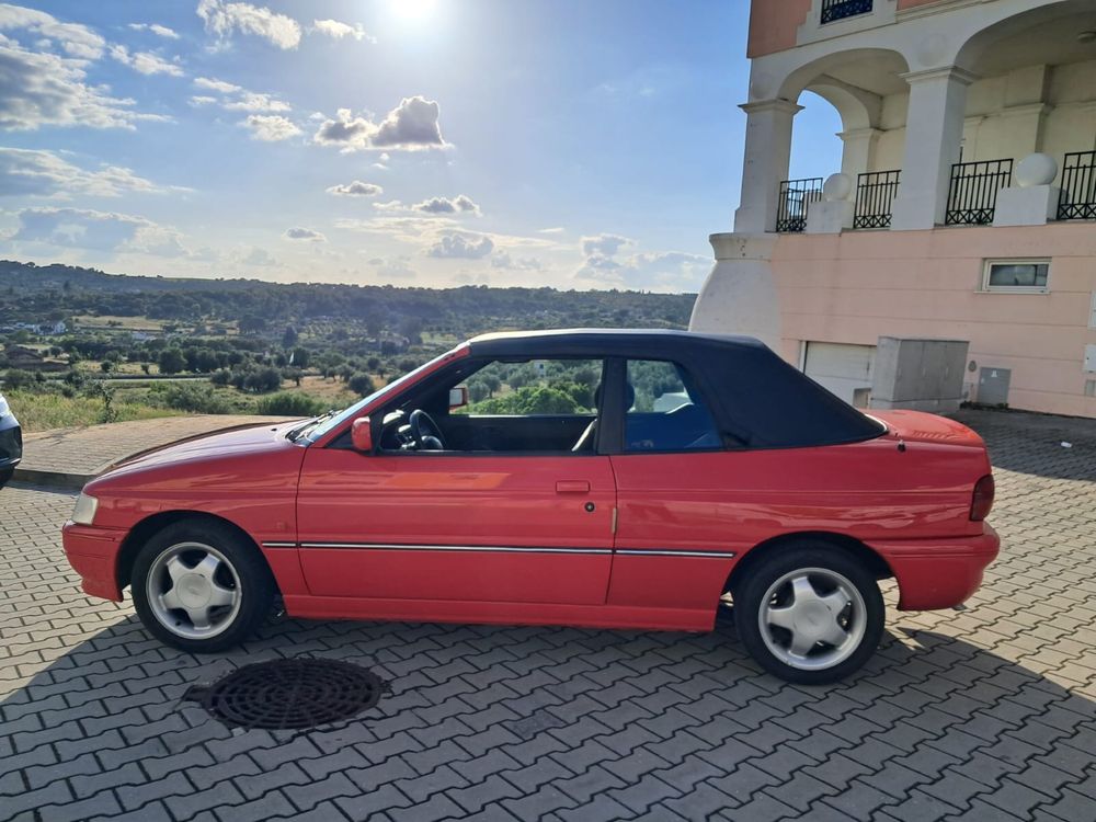 Ford Escort 1.4 Luxury Cabriolet – Clássico Certificado (1994)