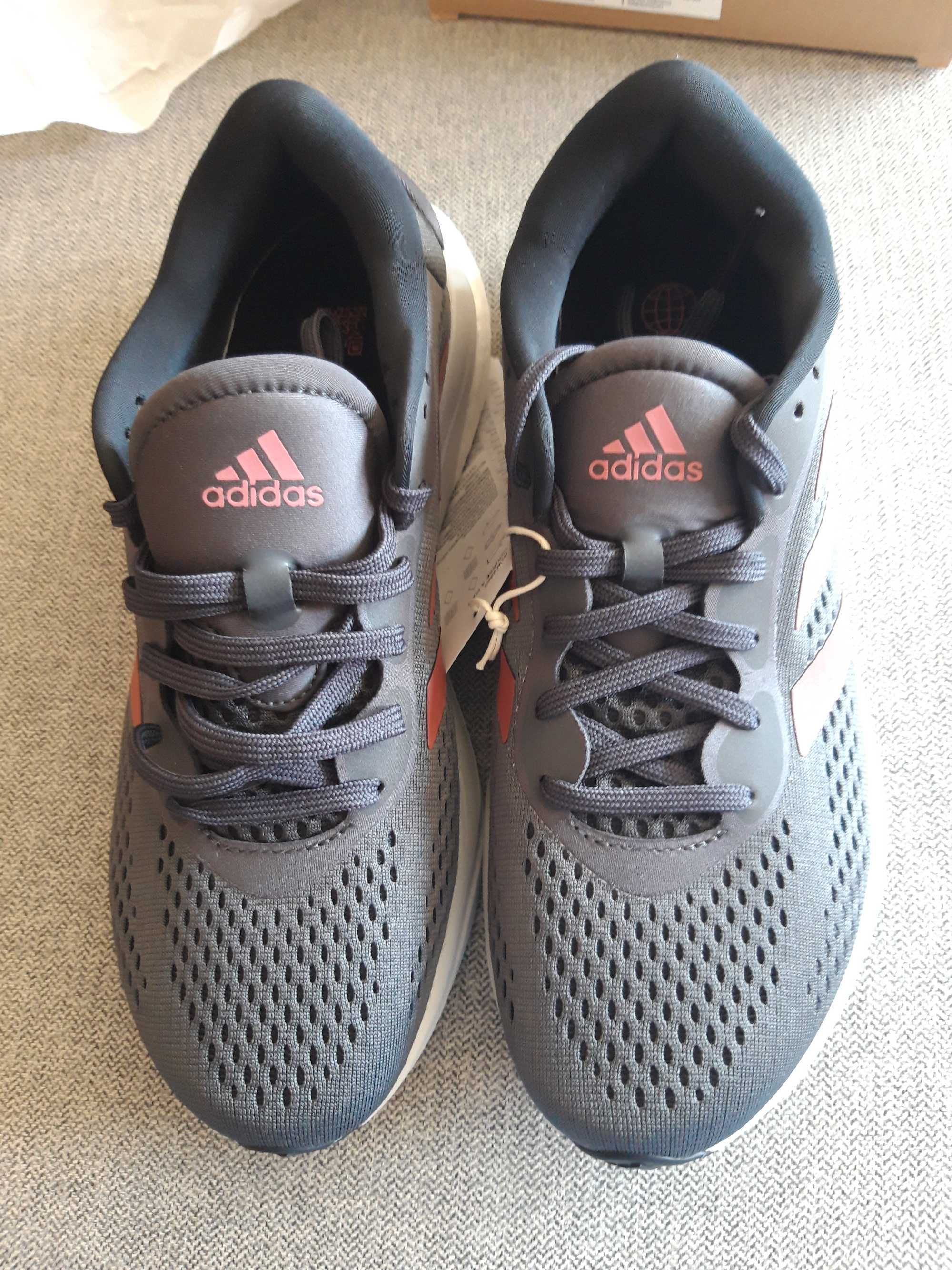 Sapatilhas de corrida, running ADIDAS - Artigo NOVO.
