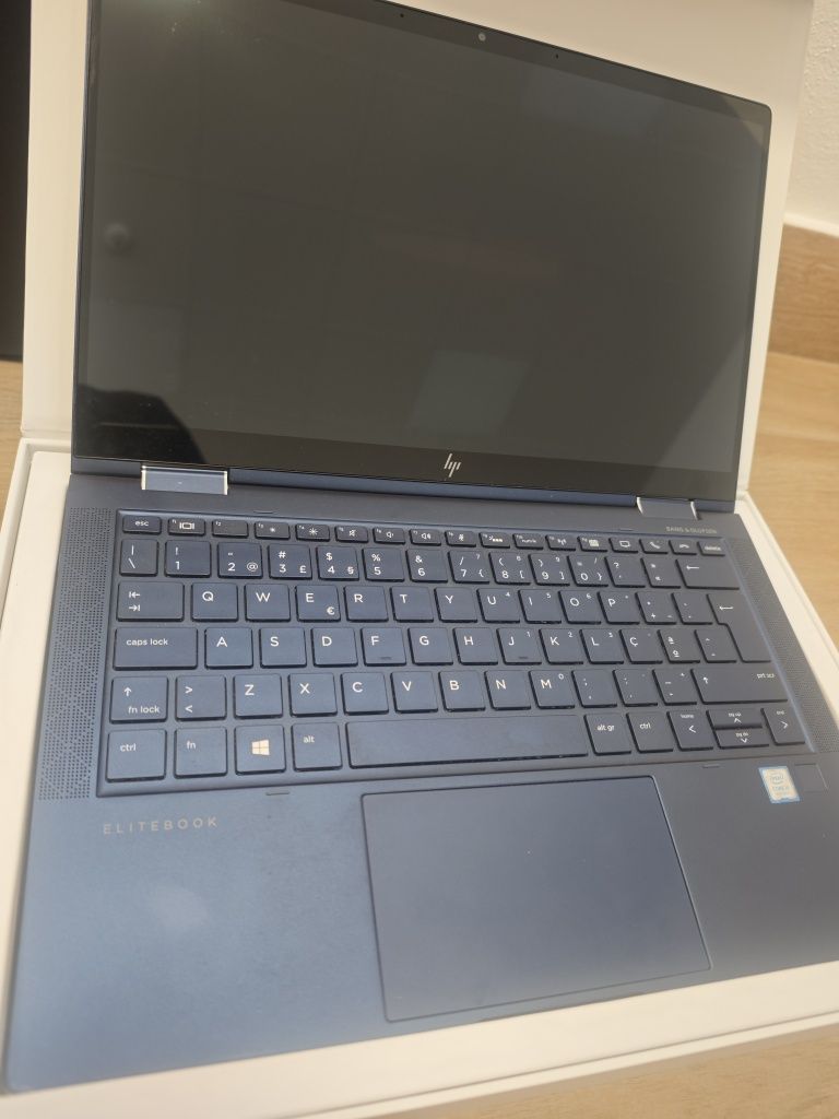 Portátil HP Dragonfly i5-8265U