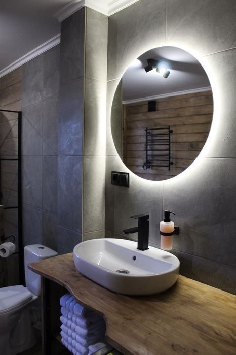 Двох поверховий котедж з чаном в карпатах