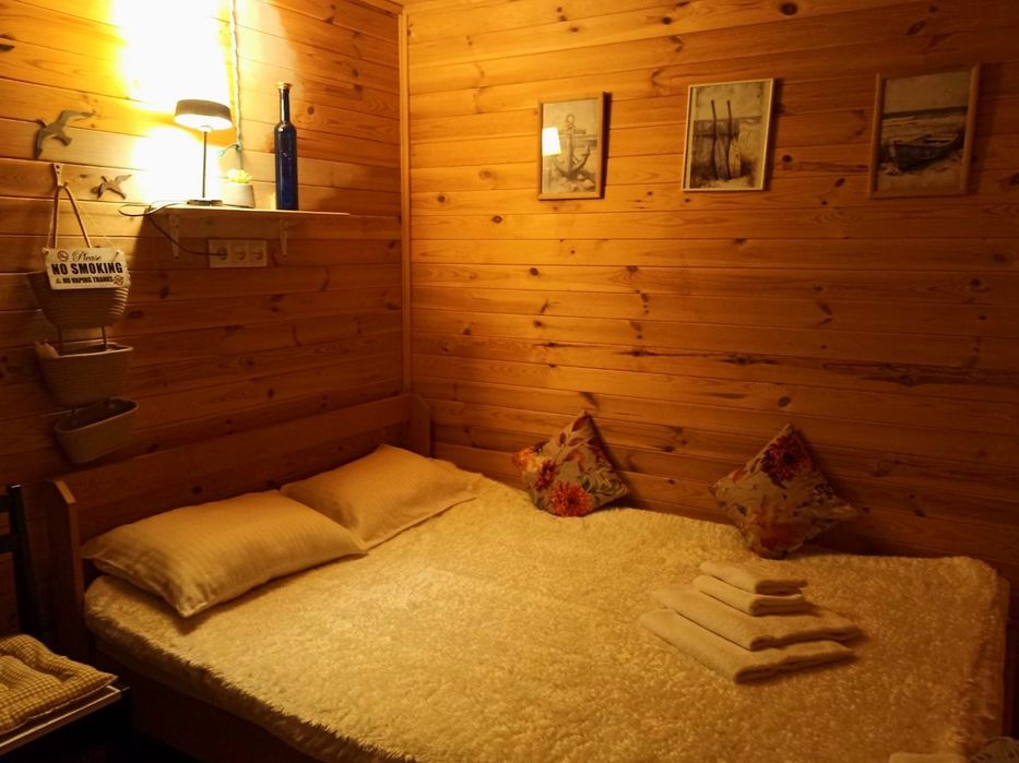 Романтичне бунгало з піччю-каміном на березі моря