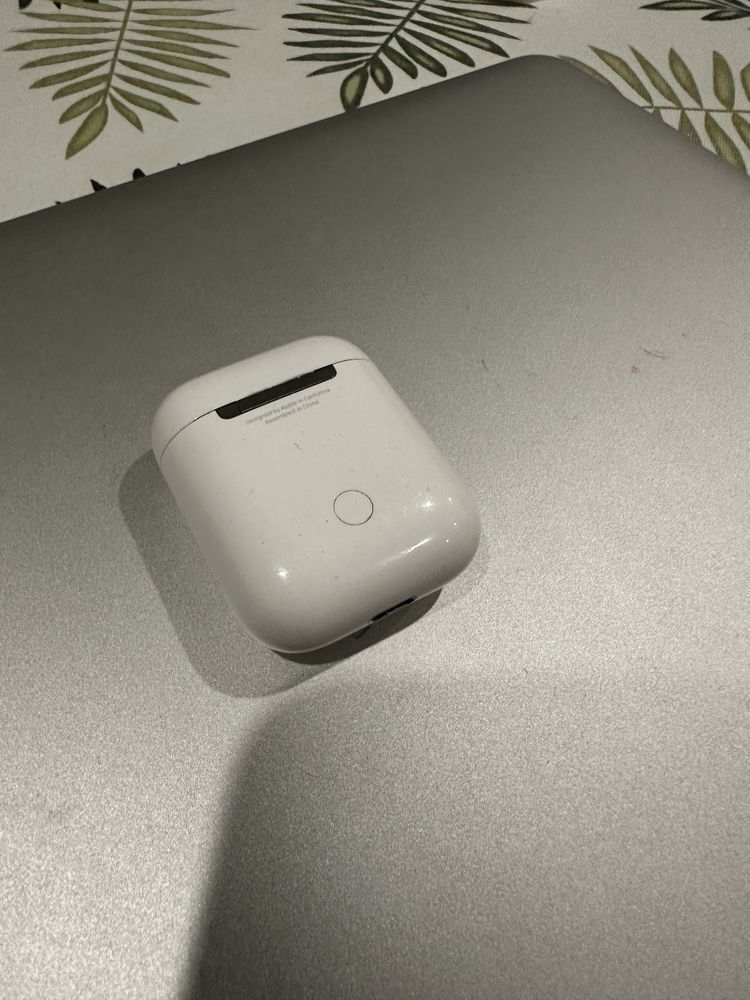 AirPods (2nd Generation)