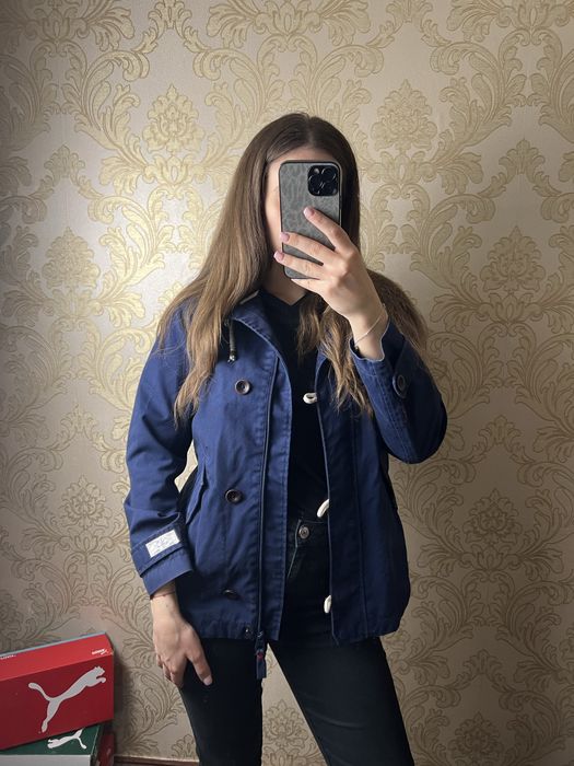 Осіння куртка жіноча в гарному стані від Waterproof & Breathable