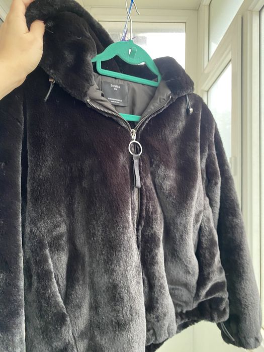 Шубка короткая Bershka