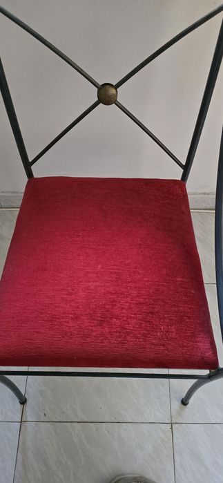 Mesa de refeição e 4 cadeiras + mesa de centro em ferro e vidro
