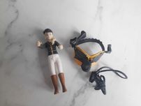 SCHLEICH zestaw dżokejka i siodło z ogłowiem jak nowe!