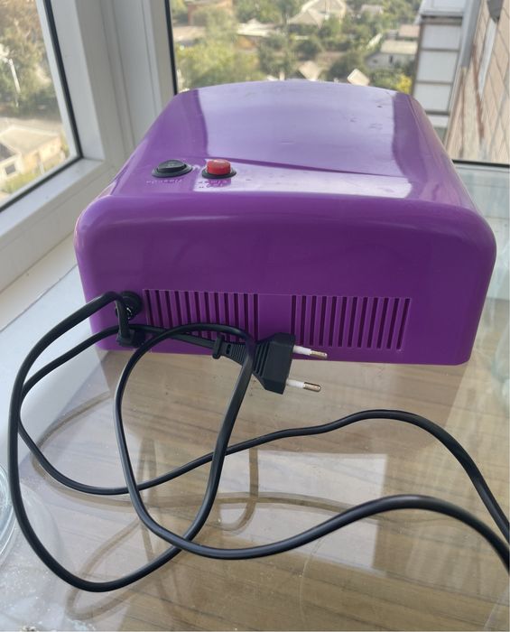 Лампа для манікюру