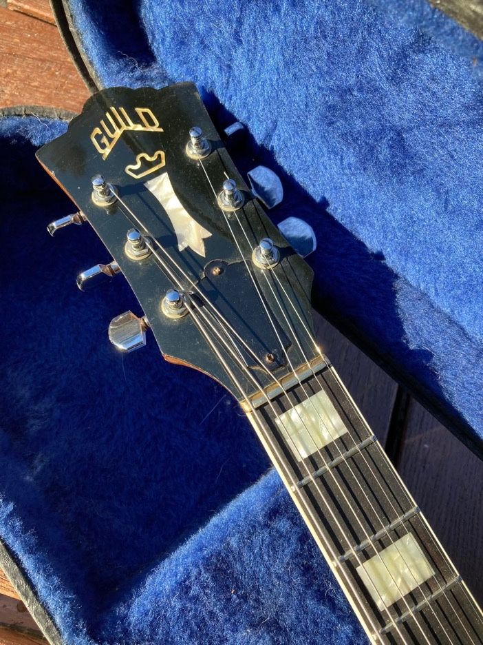 Guild M-75 Natural 1974го року з рідним кейсом