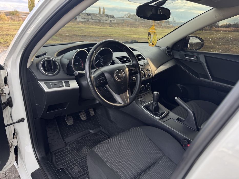 Продам MAZDA 3,  1.6 dizel