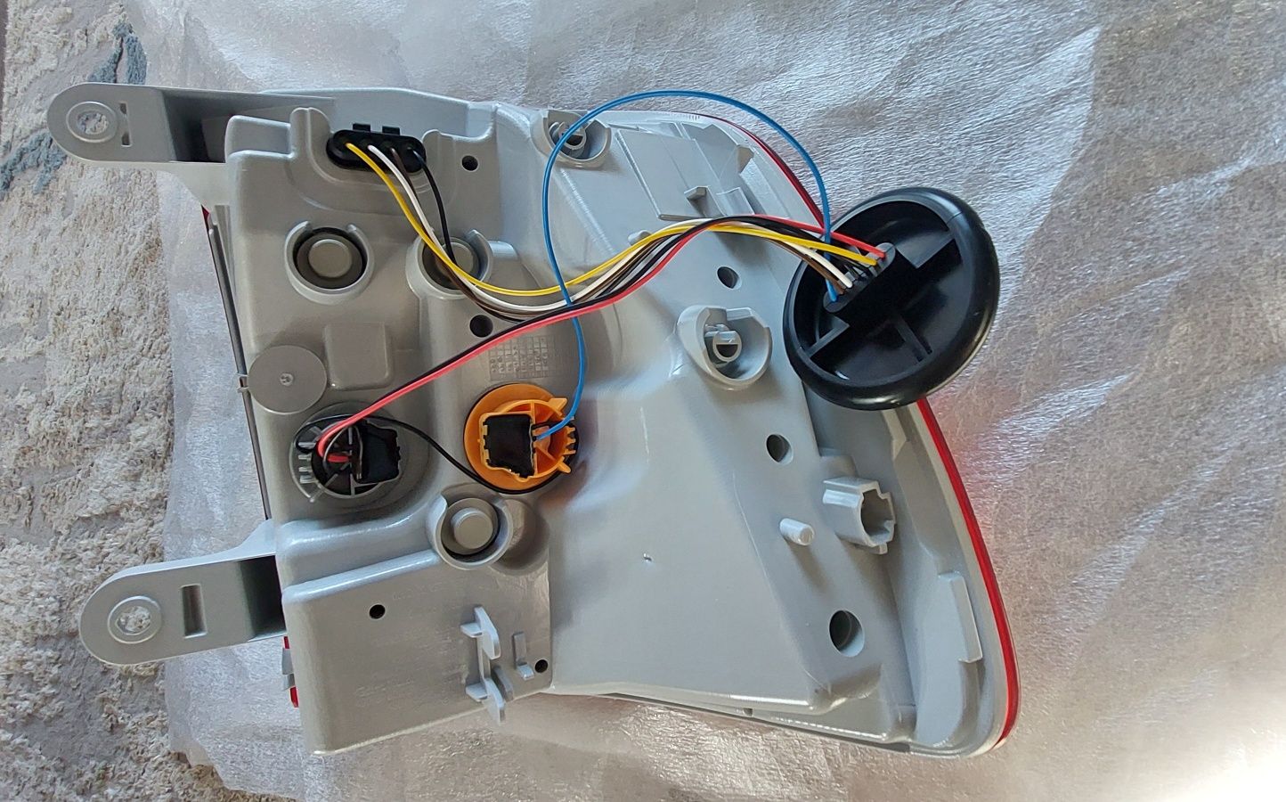 Lampa  oryginalna tylnia prawa Skoda Superb 2 kombi po lifcie