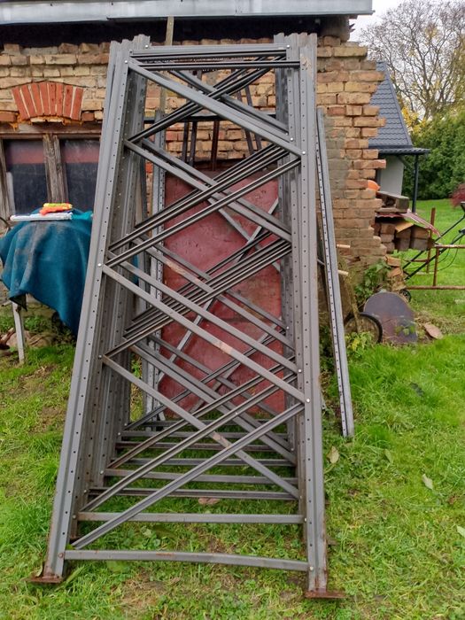 Ramy regałów paletowych i trawersy