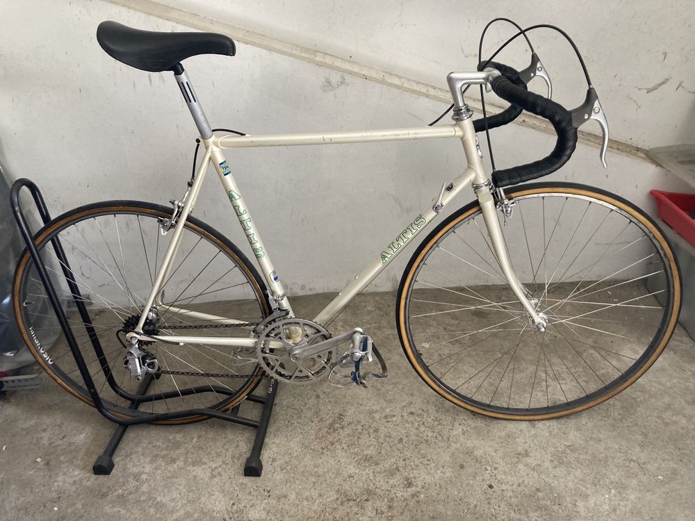 Bicicleta Altis Campagnolo