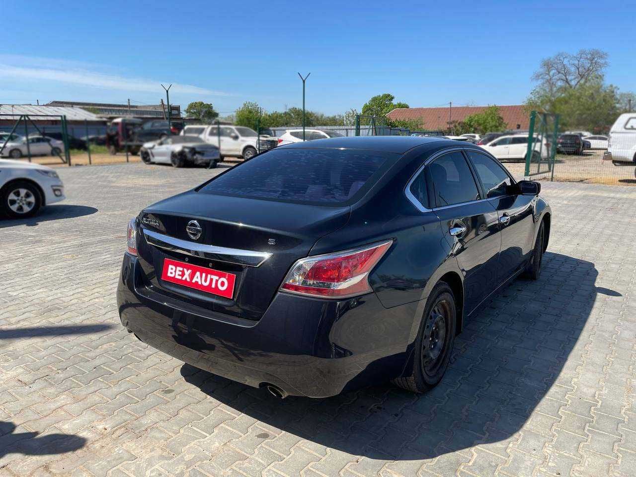 Nissan Altima 2014 2.5 л.