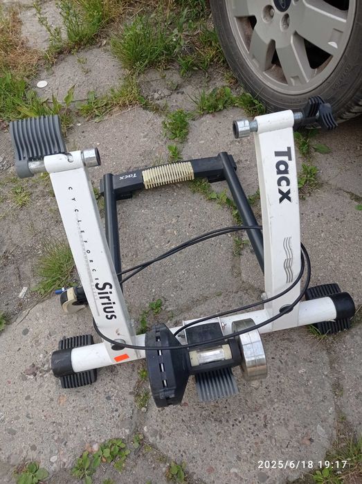 Trenażer rowerowy Tacx Sirius